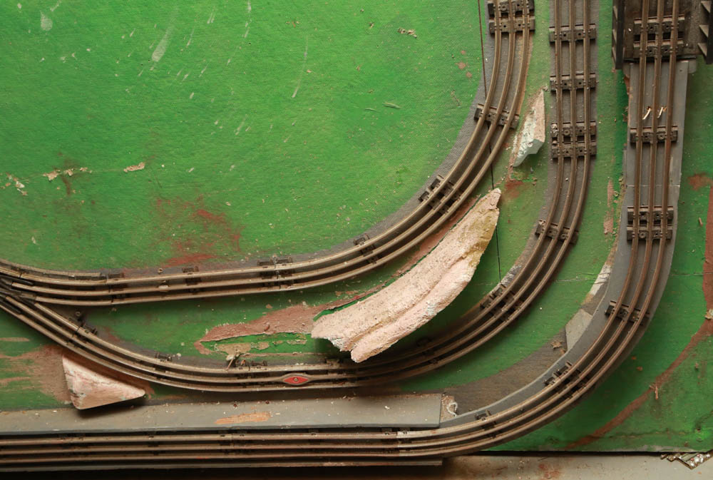 Large Train Table with Lionel Trains and Accessories EBTH